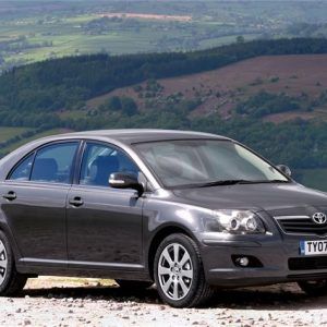 avensis 03